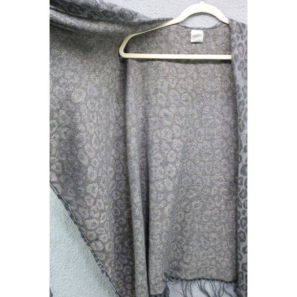 Woolrich One Size Soft Leopard Fringed Shawl-Soft & Cozy - Picture 14 of 14
